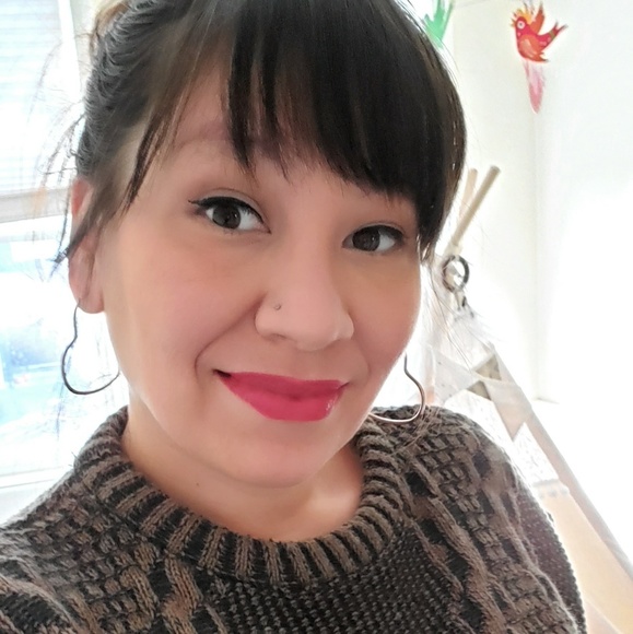 Meet your Posher, Sabrina - Picture 1 of 4